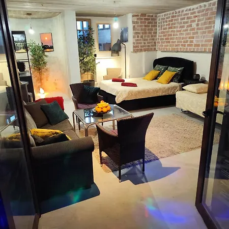 Private Sauna Retreat With Fireplace & Garden Terrace Διαμέρισμα *